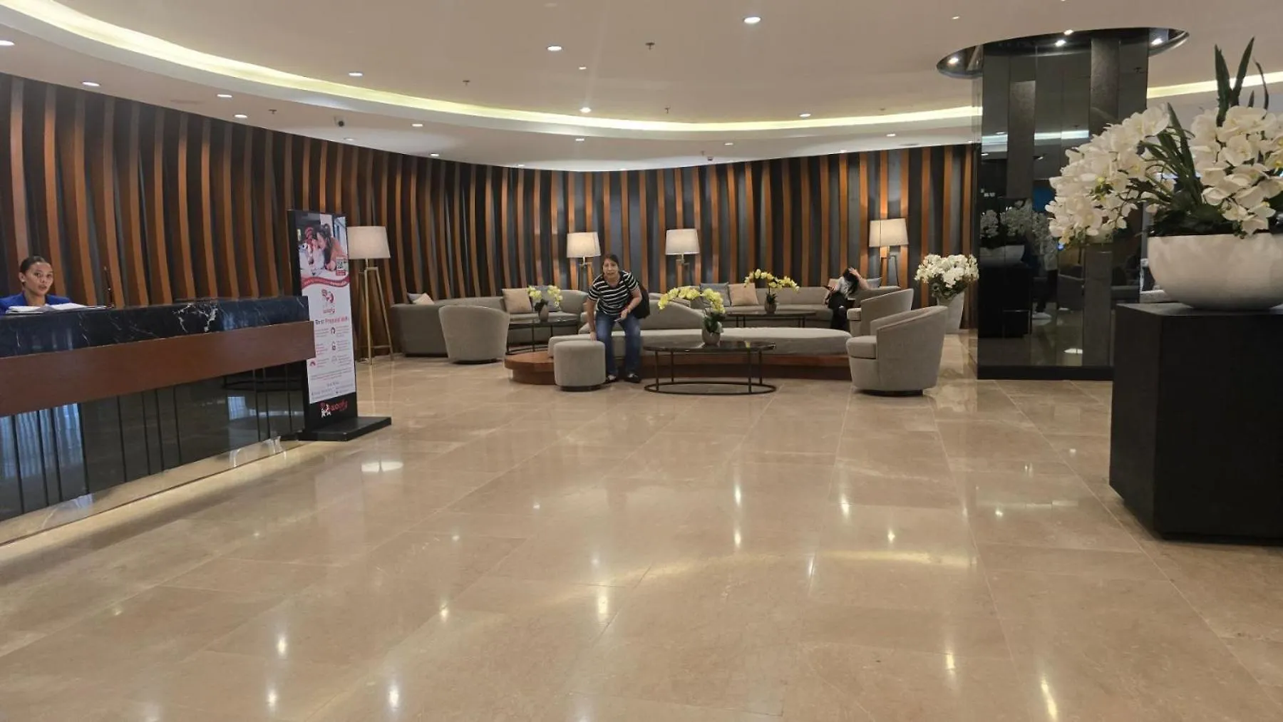 Staycation Near Mall Of Asia, Condotel With 2 Beds, Pasay Manila Philippines